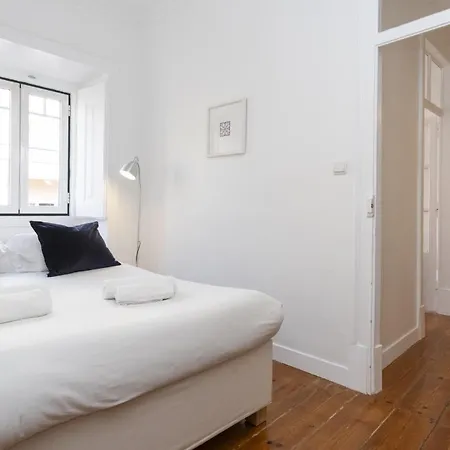 Appartamento Comfortable With Terrace Near Marques De Pombal, - Ttl317