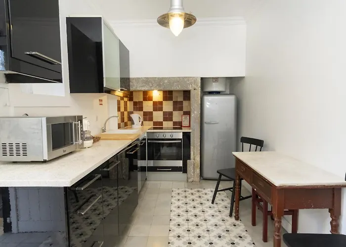 شقة Comfortable With Terrace Near Marques De Pombal, - Ttl317 *