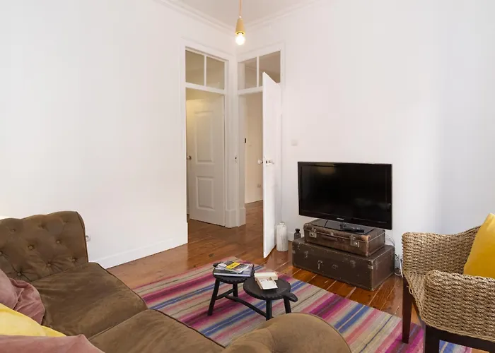 شقة Comfortable With Terrace Near Marques De Pombal, - Ttl317