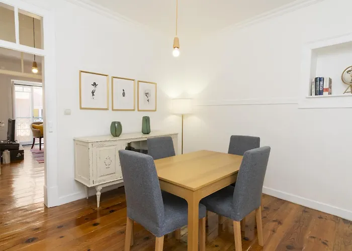 شقة Comfortable With Terrace Near Marques De Pombal, - Ttl317 *