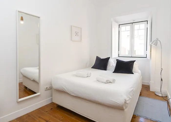 Comfortable With Terrace Near Marques De Pombal, - Ttl317